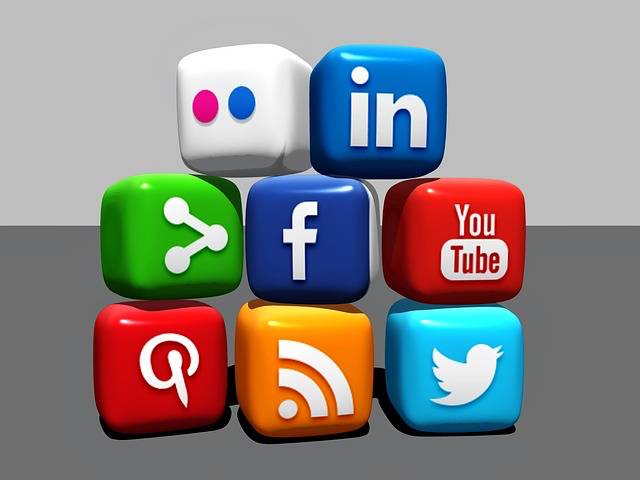 bitcoin social media