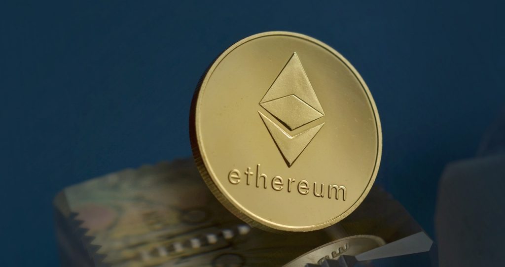 Etoro investește în bitcoin