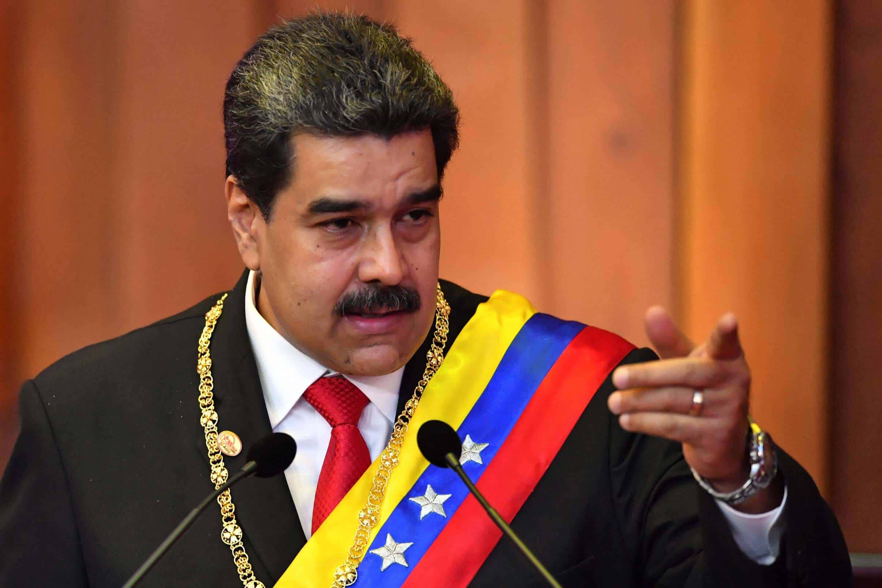 Maduro pés Dominação