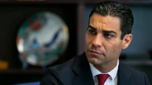 Miami Mayor Pushes For Choice Between Cash Or BTC Salaries