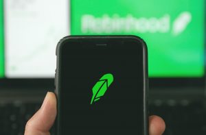 Robinhood is looking for a sanctions investigator to expand compliance team