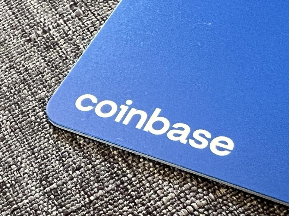 Coinbase delisted Binance USD (BUSD), CEO Armstrong blames liquidity issues
