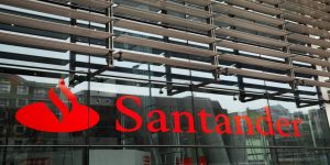 Santander Bank Educates Investors about Bitcoin, A $57 Billion Spanish Bank