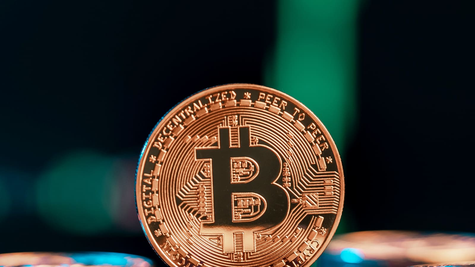 Bitcoin Price Remains Virtually Unchanged While Trading Volume Tops $13 Billion. Who Is In The BTC Market?