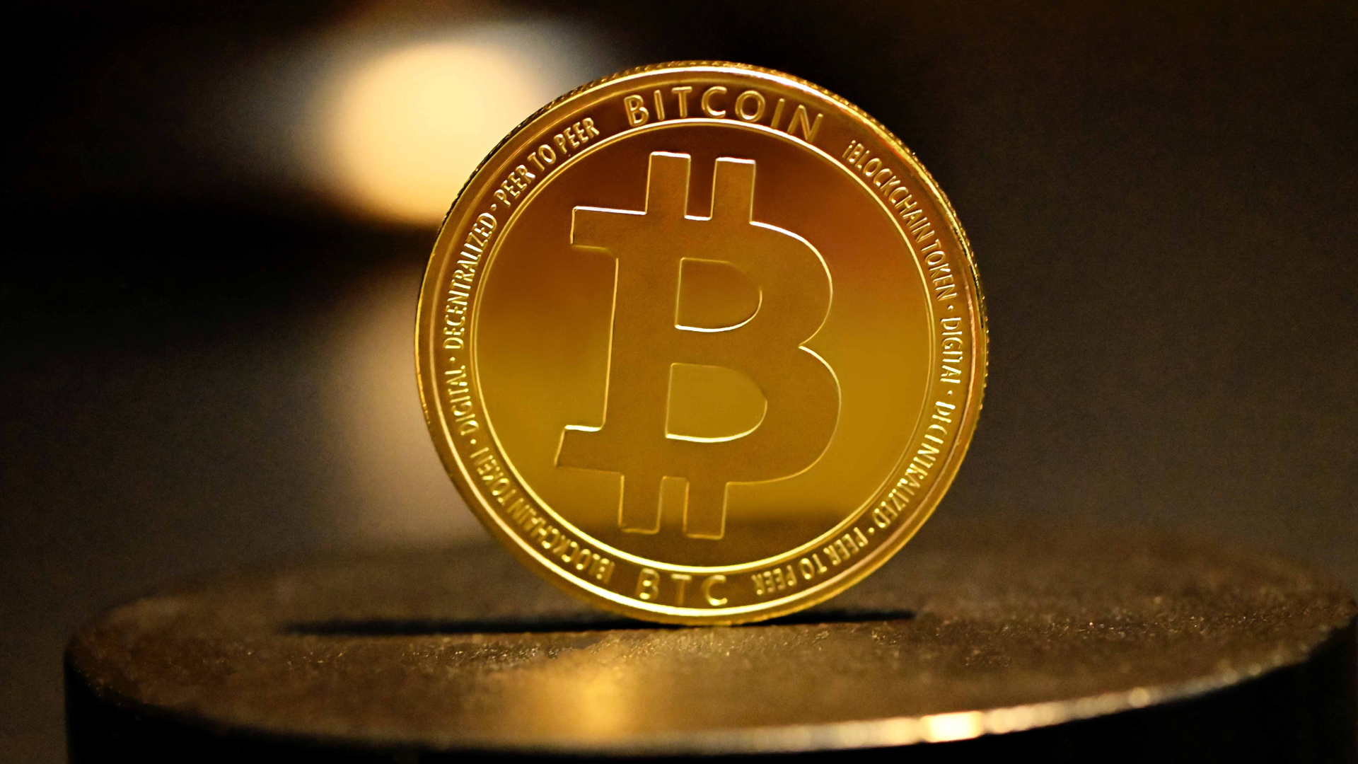 Bitcoin Price Prediction: Anthony Scarammuci Sees BTC Hitting $170K In 2025 As Experts Say This Bitcoin Derivative Might Be The Best Presale To Buy Now